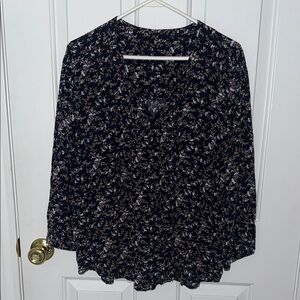 Elegant Floral V-Neck Blouse - Black and White + Tan
